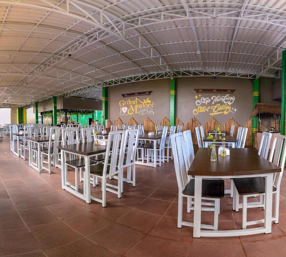 Grand Madani Hotel Mataram Eksteriør billede