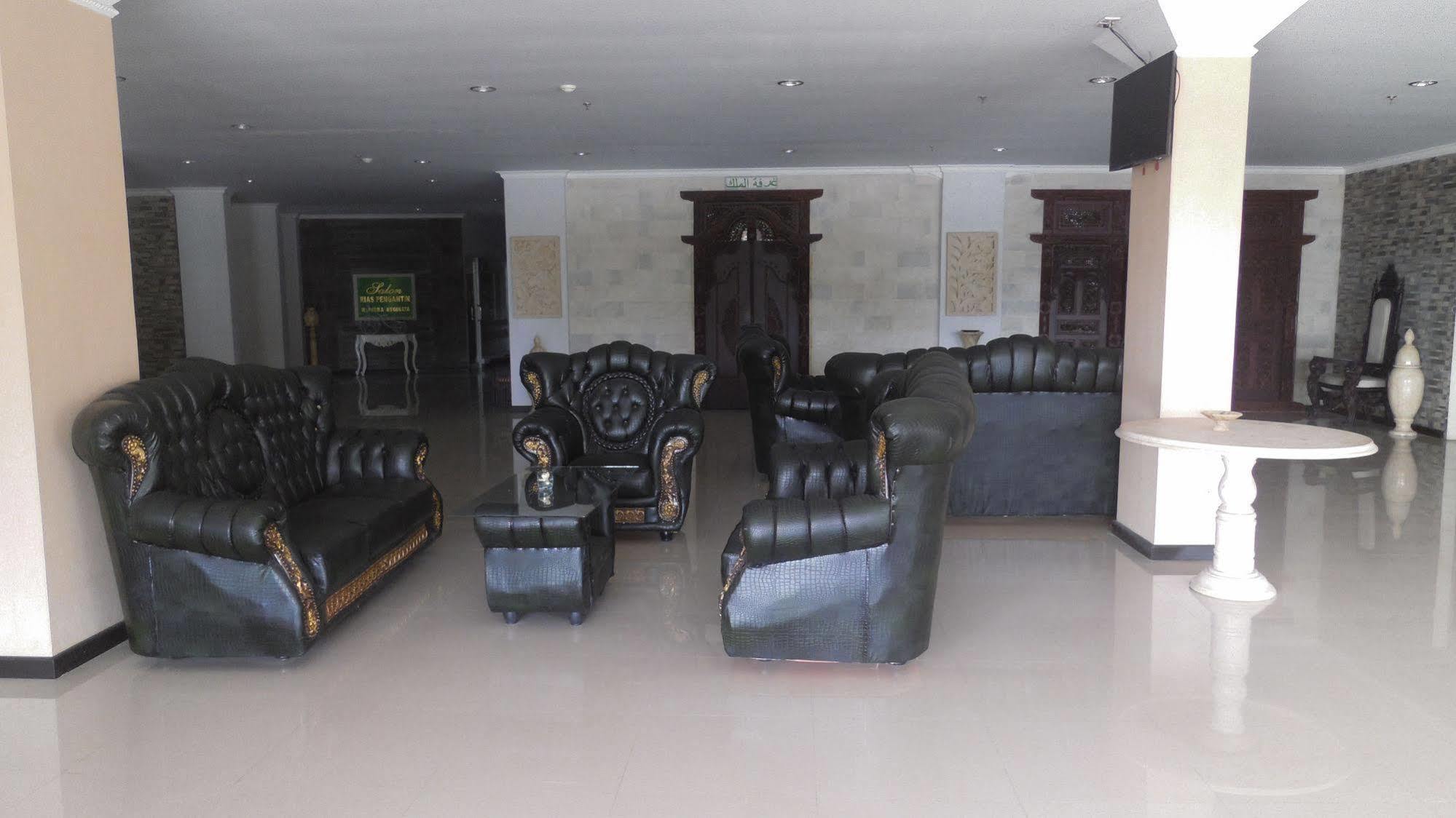 Grand Madani Hotel Mataram Eksteriør billede