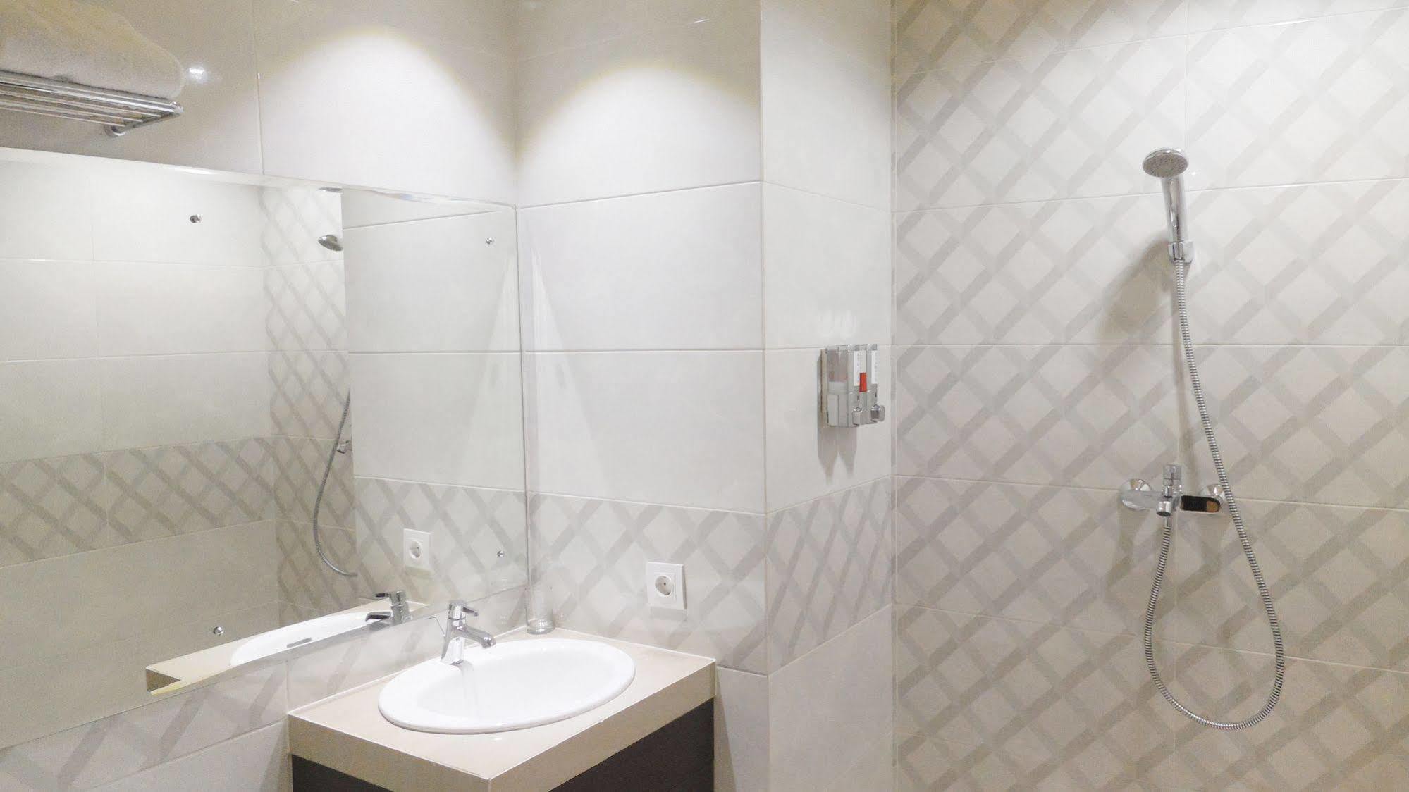 Grand Madani Hotel Mataram Eksteriør billede