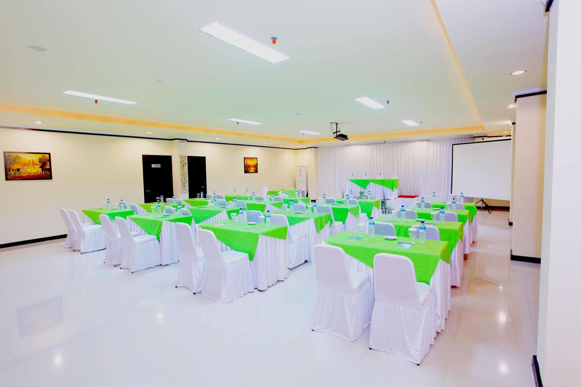 Grand Madani Hotel Mataram Eksteriør billede